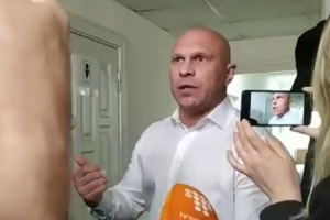 "Еще один проффесор": Скандальный нардеп Кива защитил кандидатскую диссертацию, но не смог ответить на вопрос