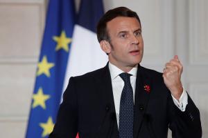 Макрон призвал международное сообщество провести "четкую красную линию" с Россией