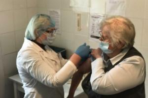 В Украине начали прививать от COVID-19 вакциной Pfizer-BioNTech
