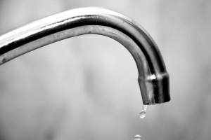 ЛЭО оставило Лисичанск без воды в разгар пандемии: В ВГА выразили возмущение и анонсировали подвоз воды