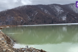 В России назревает экологическая катастрофа: прорвало дамбу с отравленной водой