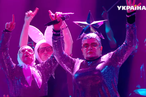 Верка Сердючка и ее "мама" представили новый зажигательный хит: видео