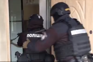 Нацполиция ликвидирует наркокартель: в Днепре "накрыли" целый наркозавод и рекордную партию амфетамина