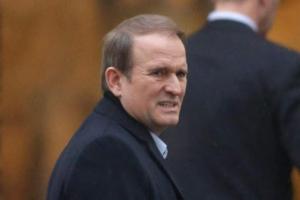 Медведчук заявил, что находится в Украине и "не собирается прятаться"