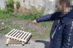 В Лисичанске полицейские обнаружили вора, который влез в окно и украл радиаторы из квартиры