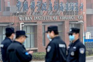 Британские спецслужбы допускают, что причиной пандемии COVID-19 стала утечка из лаборатории в Ухане, - СМИ