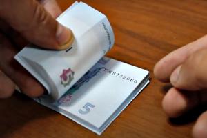 Кабмин прогнозирует увеличение средней зарплаты на 900 гривен до конца года