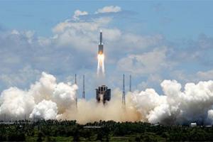 Остатки неконтролируемой китайской ракеты упали на Землю: координаты