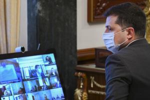 Зеленский призвал ускорить процесс вакцинации от коронавируса