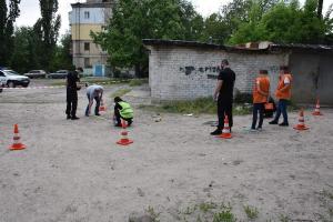 В Северодонецке женщина напала на полицейского с ножом: ее задержали