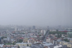 Над Україною розгулялася пилова буря: хмара пилу накрила Київ