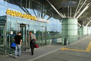 Літак МАУ "забув" в аеропорту "Бориспіль" десятки пасажирів: деталі скандалу