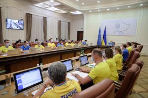 Министры пришли на заседание Кабмина в форме сборной Украины по футболу