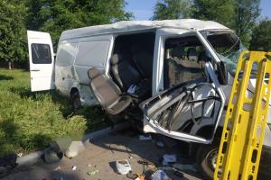 На Днепропетровщине в ДТП погибли два человека, еще 8 пострадали