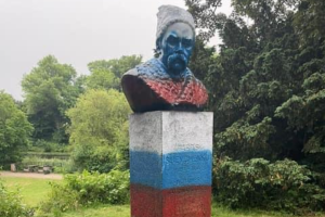 В Копенгагене накануне футбольного матча Дания-Россия осквернили памятник Шевченко