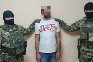 Сєвєродончанин отримав ножа у спину від випадкового товариша по чарці: нападника затримали