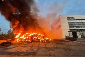 У Лисичанську на території цеху заводу ГТВ сталася пожежа (фото)