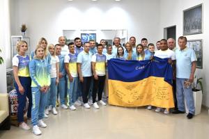Подружжя Зеленських зустрілося зі спортсменами-олімпійцями, що представлятимуть Україну на Іграх у Токіо