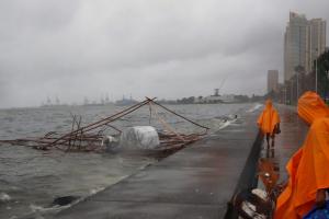 На Японию, где проходят Олимпийские игры, несется мощный тайфун