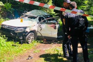 В Яремче внедорожник упал с обрыва, погибли четыре человека