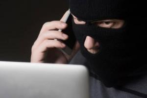 Мешканці Луганщини продовжують "дарувати" гроші шахраям: які схеми використовують аферисти