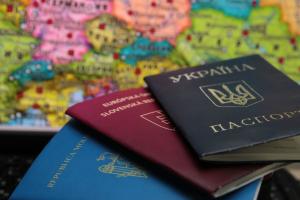 Украинских чиновников обяжут отчитываться о двойном гражданстве - решение СНБО