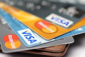 В Минюсте объяснили, будут ли автоматически списывать с карточек украинцев долги за коммуналку