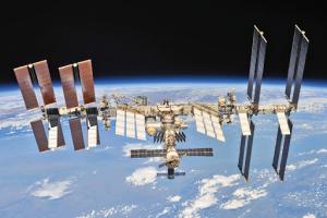 На МКС в российском модуле утечка воздуха, давление резко упало