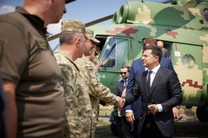Зеленський прибув на Донеччину: представив нового командувача ОС та привітав Авдіївку з 7-ю річницею визволення