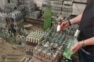 На Луганщині викрили оптових постачальників контрафактного алкоголю