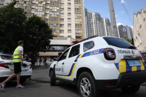 У Києві чоловік влаштував стрілянину через права на квартиру: його затримали в ході спецоперації