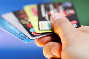 Долги не будут автоматически списывать со счетов банков, - Минюст