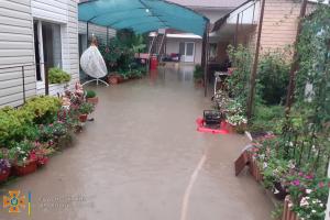 Курортная Кирилловка ушла под воду: базы отдыха поплыли, отдыхающие бросились бежать