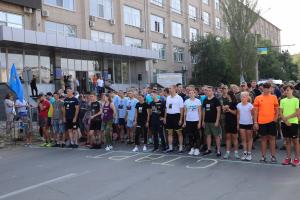 У Сєвєродонецьку провели патріотичний забіг "Шаную воїнів, біжу за героїв України"