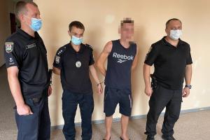 У Сєвєродонецьку затримали чоловіка за напад на поліцейського