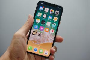 Apple будет проверять фотографии пользователей iPhone
