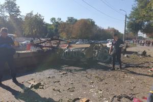 В Днепре при взрыве автомобиля погибли спикер ГСЧС и ветеран АТО: происшествие расследуют как теракт