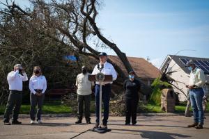 Байден приехал в пострадавший от урагана "Ида" Новый Орлеан