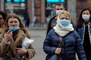 Українці висловили своє ставлення до карантинних обмежень та вакцинації: дані соцопитування