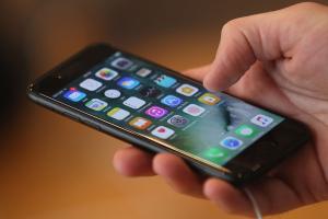 Названы 5 вещей, которые ни в коем случае нельзя делать со смартфоном