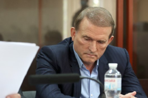 Суд залишив Медведчука під домашнім арештом