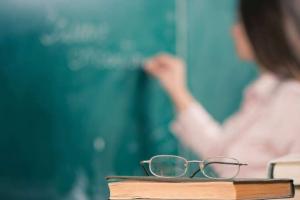 Педагоги отримають надбавку в 20% до заробітної плати: названо умову