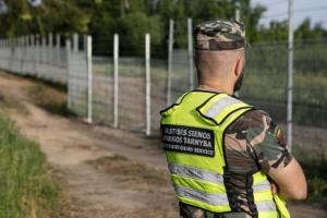 У Латвії стартує будівництво паркану на кордоні з Білоруссю