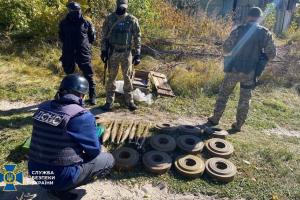 СБУ запобігла диверсії на Луганщині: вибухівка була замаскована біля автобусної зупинки