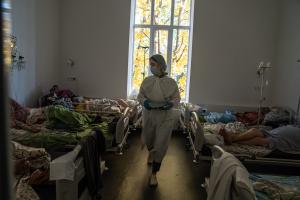 У МОЗ повідомили, який відсоток невакцинованих серед українців, які потрапляють до лікарні з коронавірусом