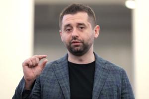 "Буде заручником": Арахамія заявив, що "слуги" не голосуватимуть за відставку Ткаченка