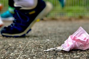 Почти 24% украинцев считают, что переболели COVID-19, - опрос