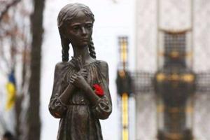 Сегодня в Украине чтят память жертв голодоморов