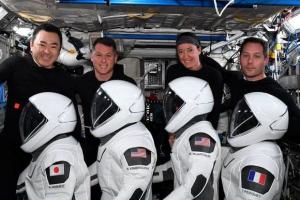 Астронавты SpaceX вернулись на Землю после полугодовой миссии