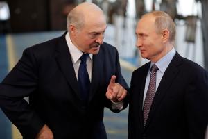 Лукашенко пообещал пойти на переговоры с Тихановской, если Путин сделает так же с Навальным